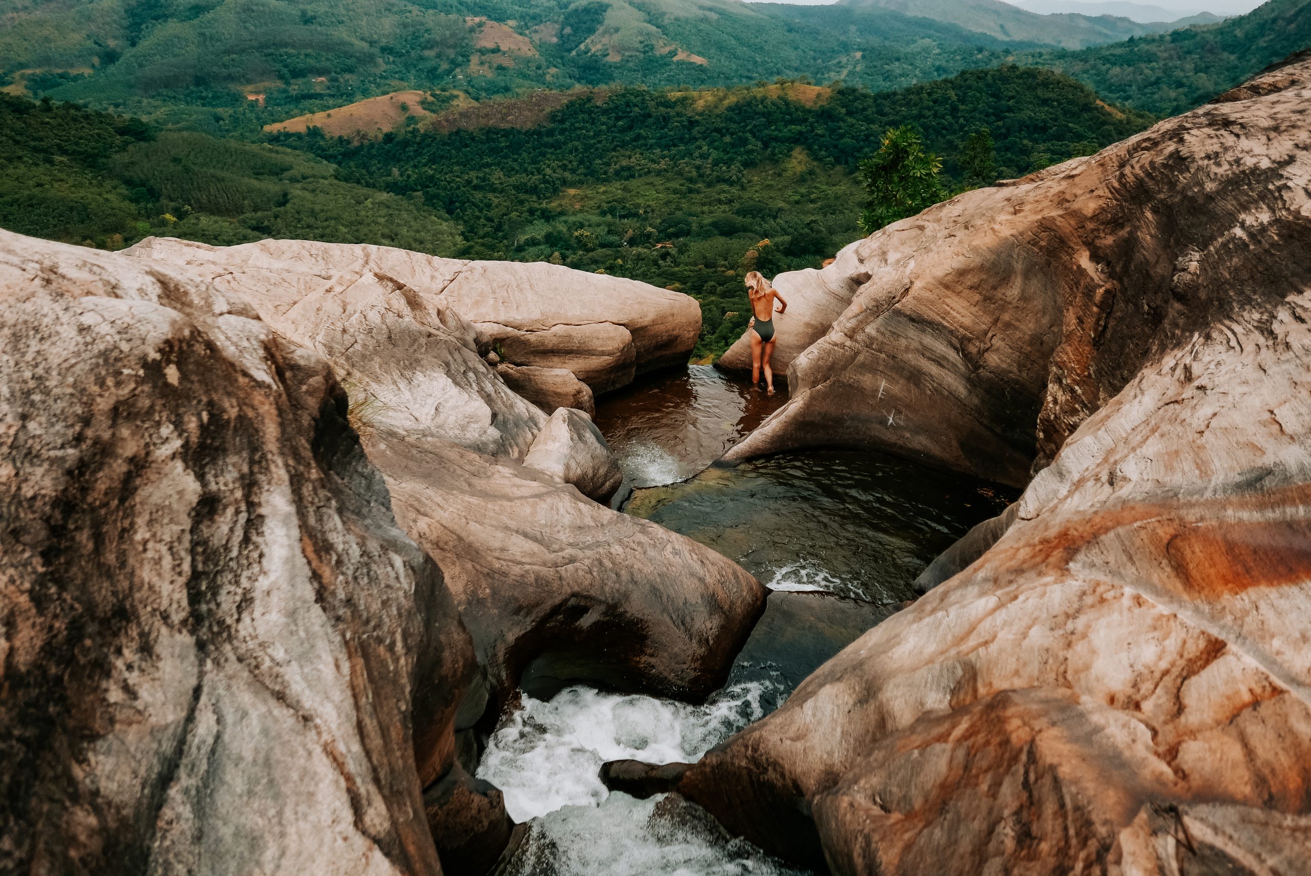 Diyaluma Falls infinity pools