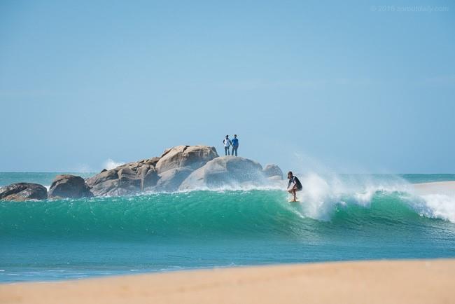 Arugam Bay surf